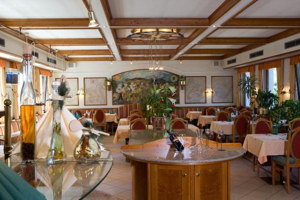 Hotel Post Лабен Экстерьер фото